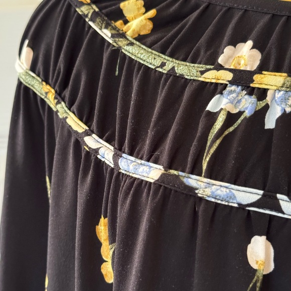 EUC Ann Taylor Factory Boho Top Feminine Black with Floral print - Picture 6 of 8
